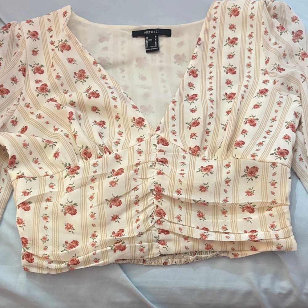 Forever 21 Floral Striped Blouse in Cream and Pink
